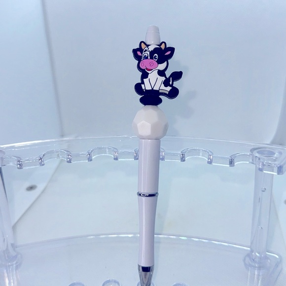 🚨SOLD🚨Cute refillable beaded pen - Picture 2 of 2